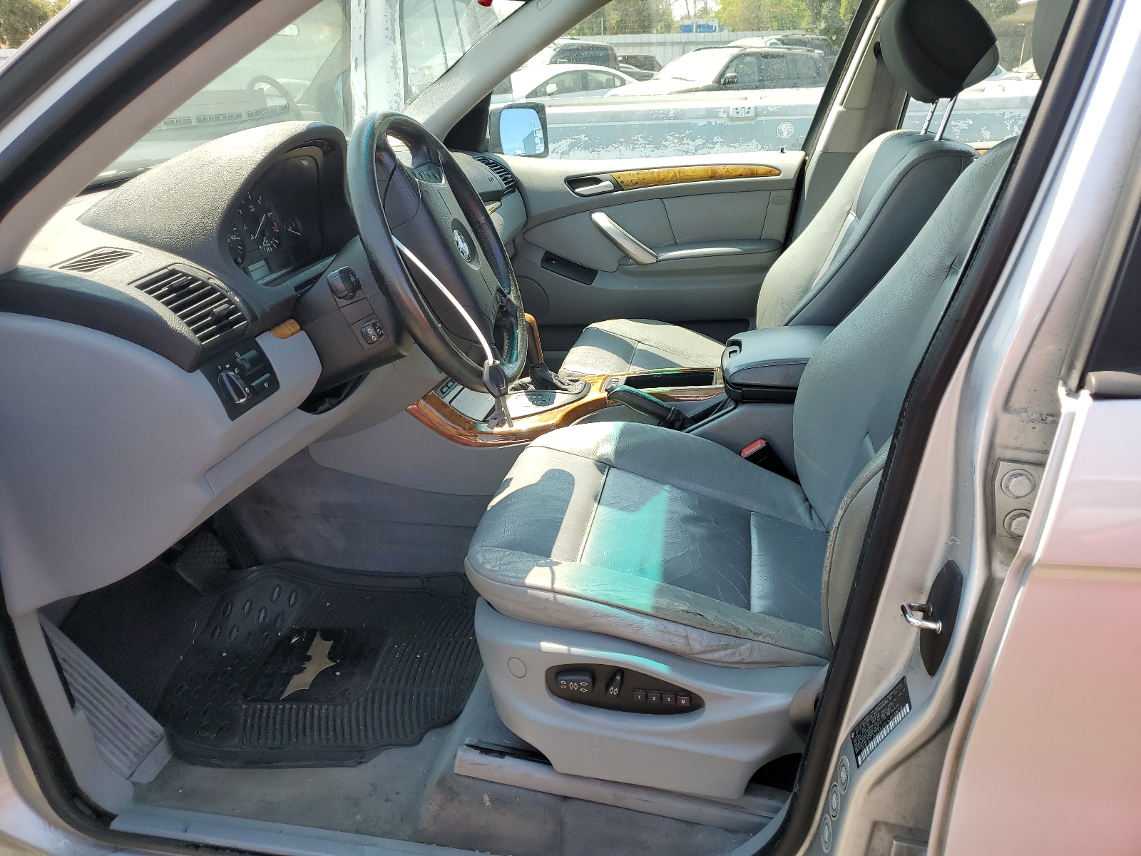 WBAFA53551LM63874 2001 BMW X5 3.0I