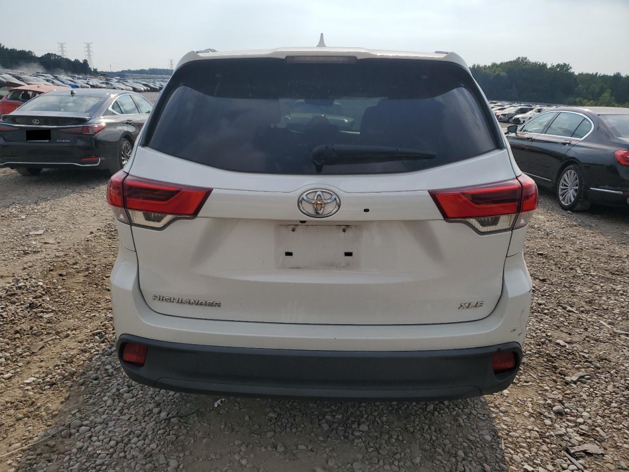 2019 Toyota Highlander Se VIN: 5TDKZRFH5KS303663 Lot: 62907014