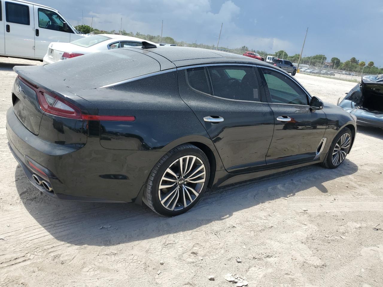 2018 Kia Stinger Premium VIN: KNAE25LA8J6037035 Lot: 63777754