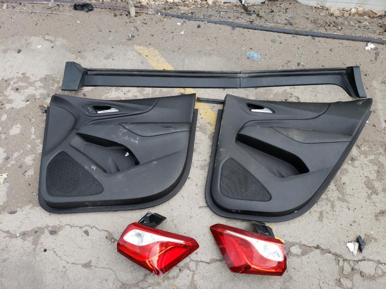 2018 Chevrolet Equinox Lt VIN: 2GNAXSEV0J6243775 Lot: 62697284