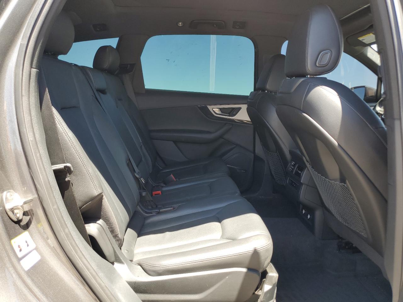 WA1LHAF70KD041590 2019 Audi Q7 Premium Plus