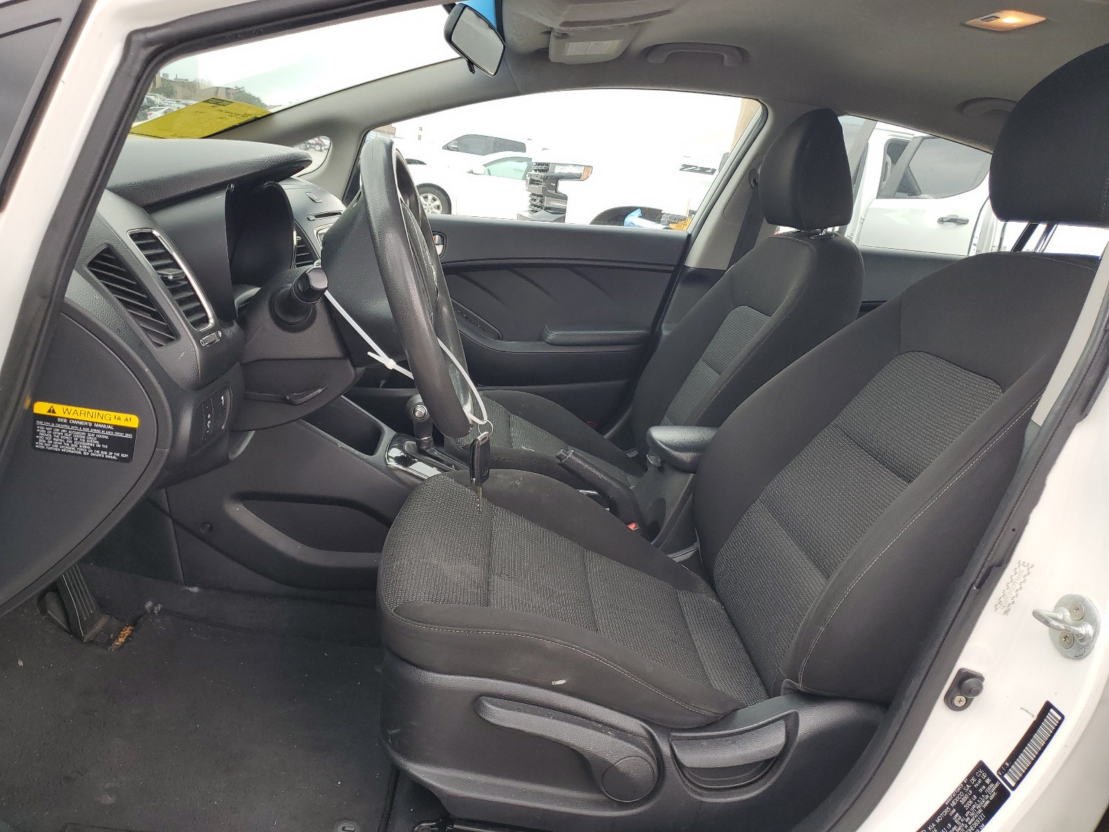 3KPFK4A70HE069121 2017 Kia Forte Lx