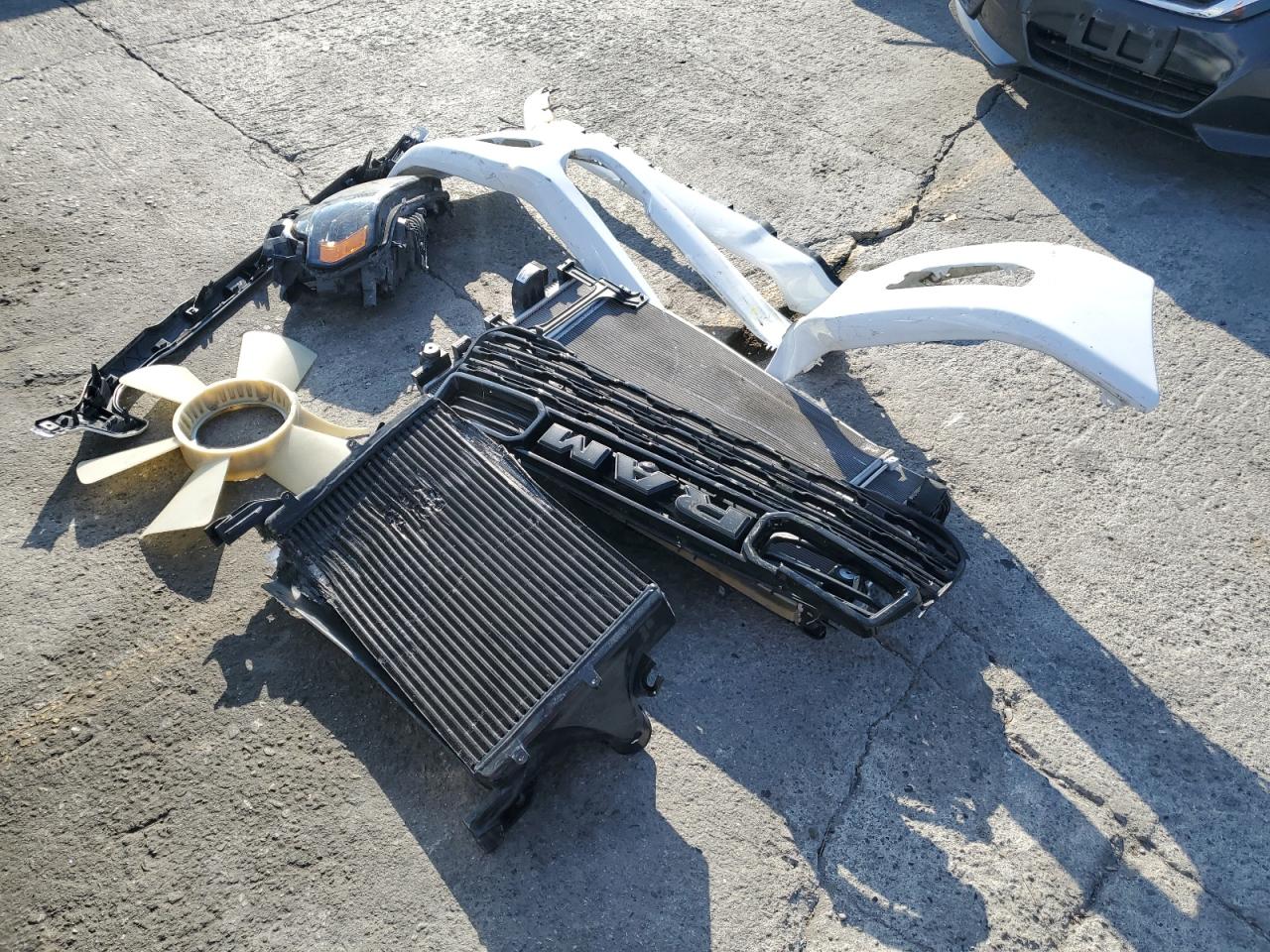 2024 Ram 3500 Limited VIN: 3C63R3PL2RG132696 Lot: 64018404