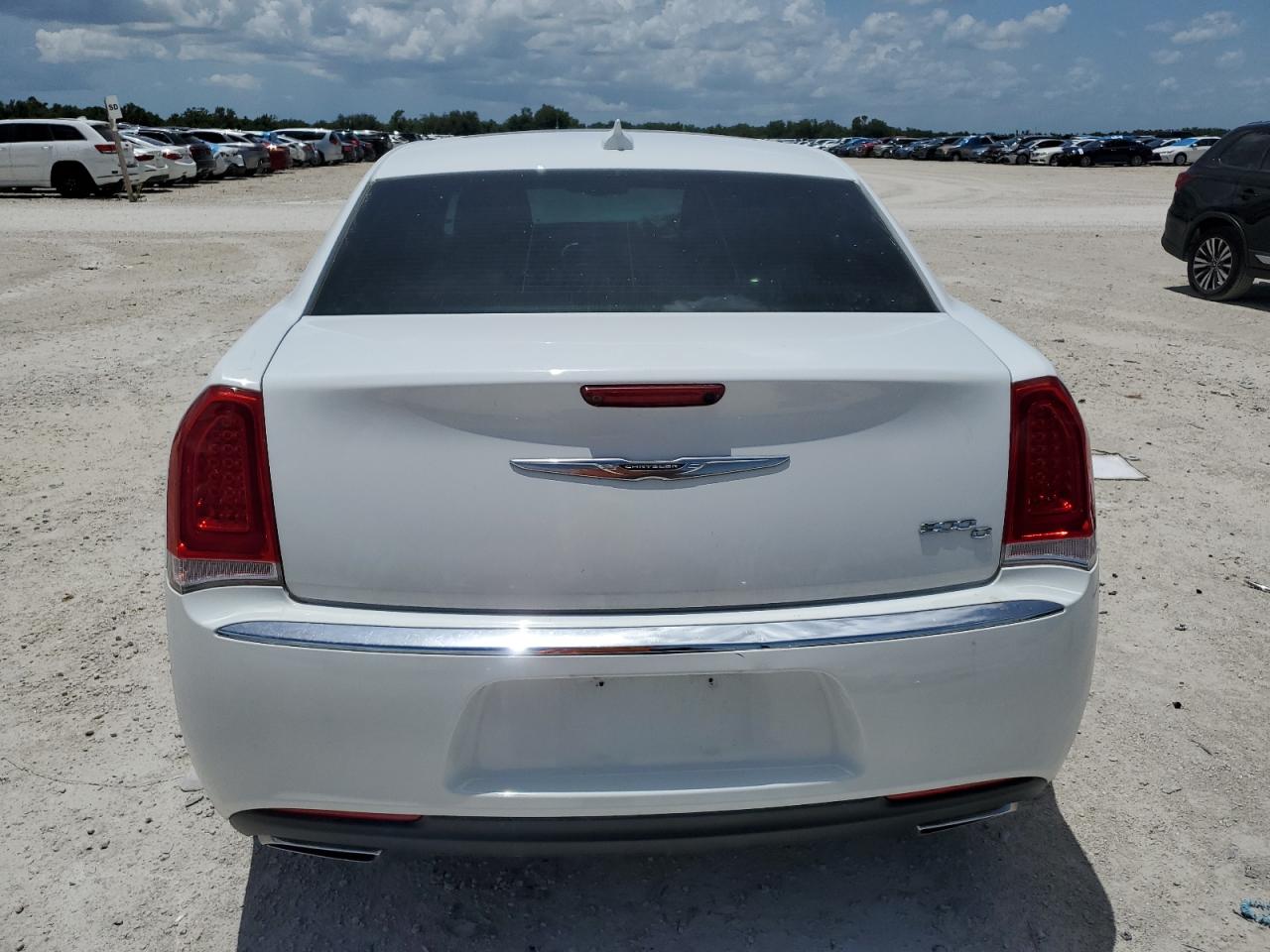 2016 Chrysler 300C VIN: 2C3CCAEG0GH334040 Lot: 63987484