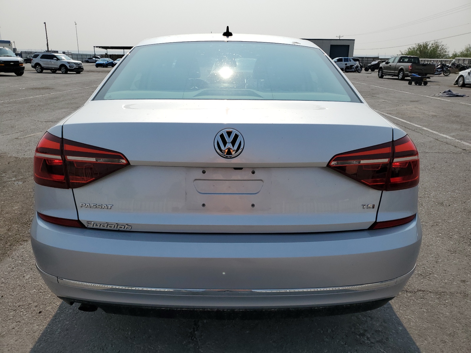 1VWLA7A35KC011778 2019 Volkswagen Passat Wolfsburg
