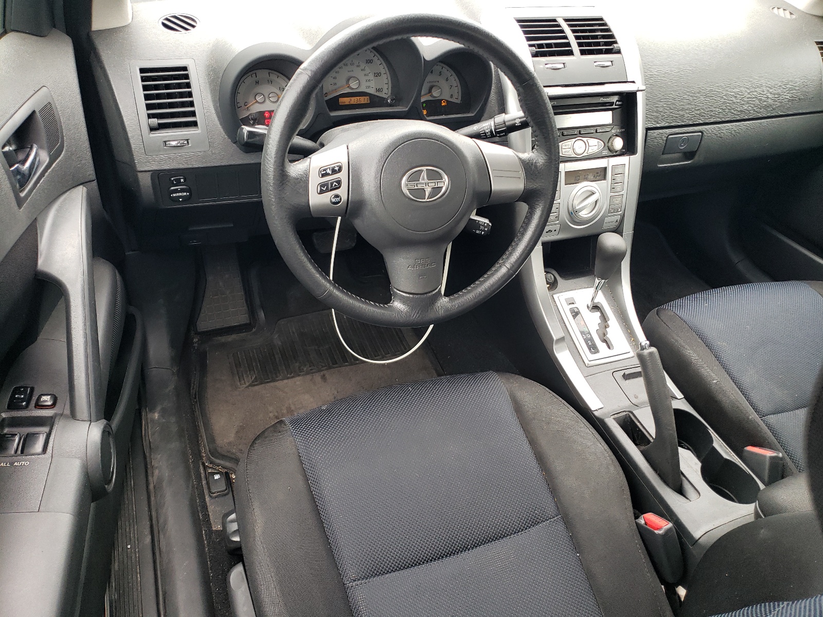 JTKDE177860131352 2006 Toyota Scion Tc