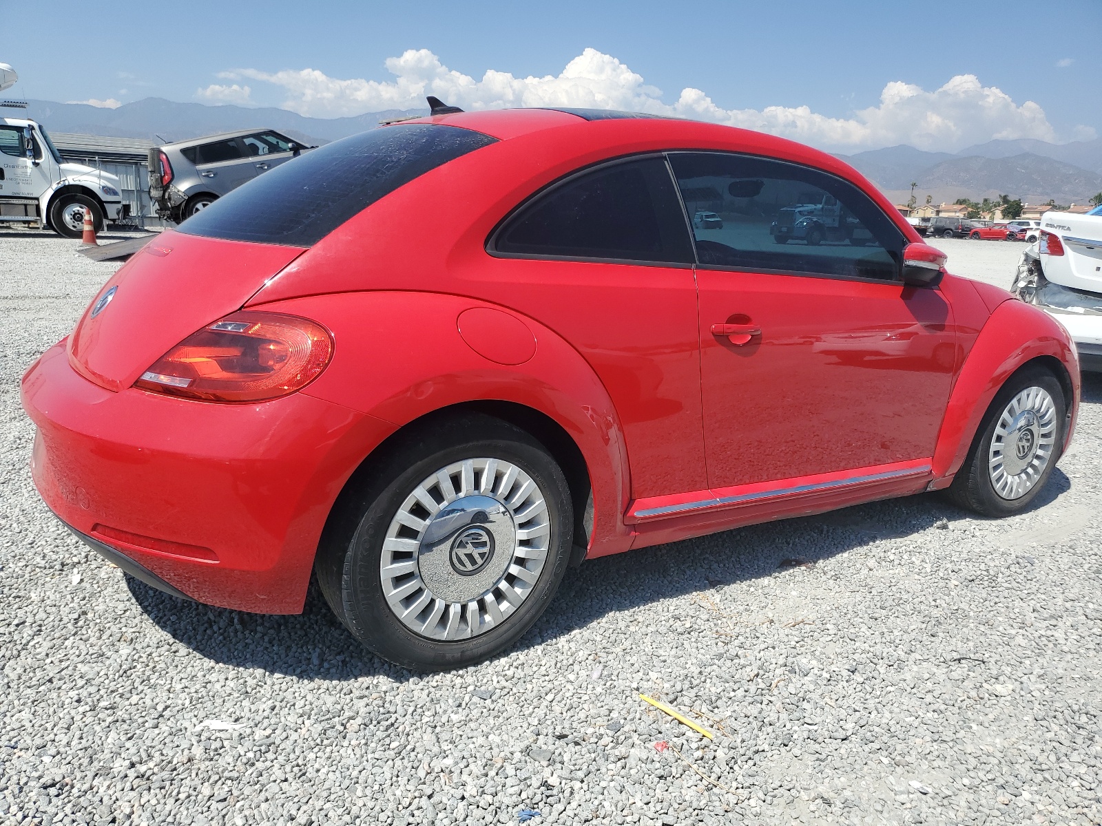 2012 Volkswagen Beetle vin: 3VWJP7AT6CM646031