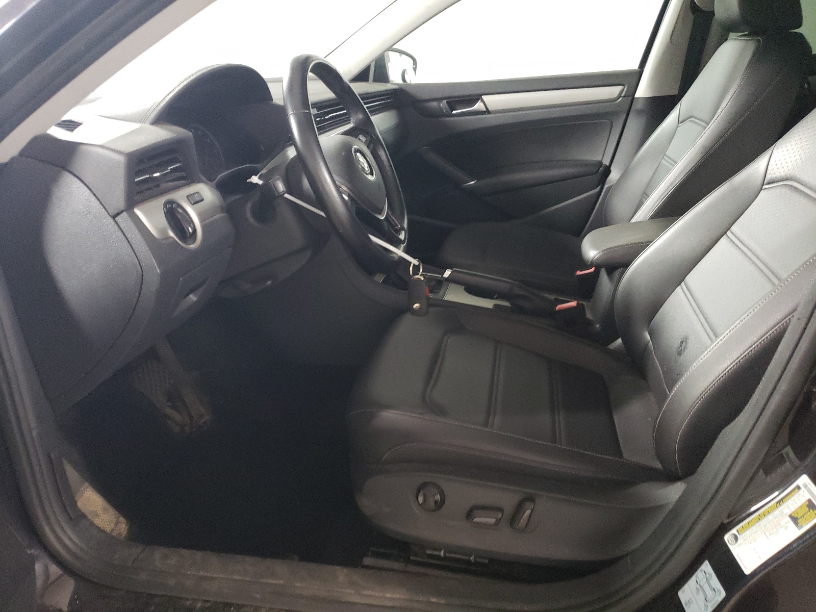 1VWSA7A30LC009630 2020 Volkswagen Passat Se