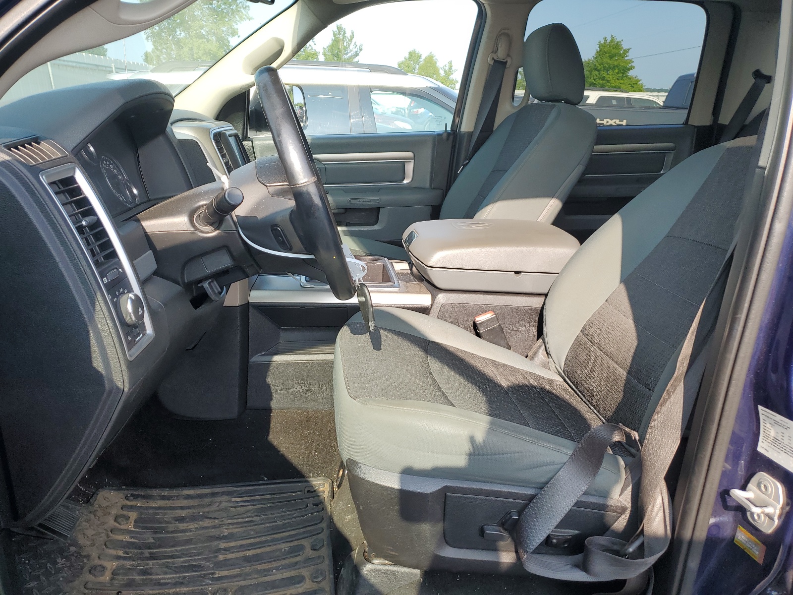 1C6RR7LM9ES418046 2014 Ram 1500 Slt