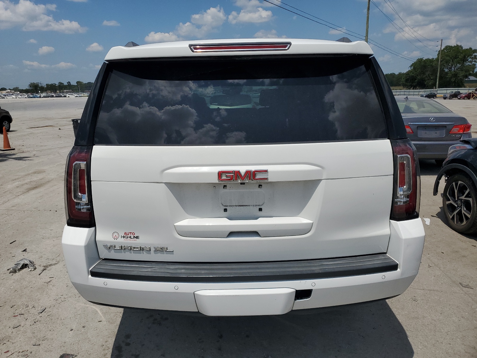 1GKS1GKC2HR395946 2017 GMC Yukon Xl C1500 Slt