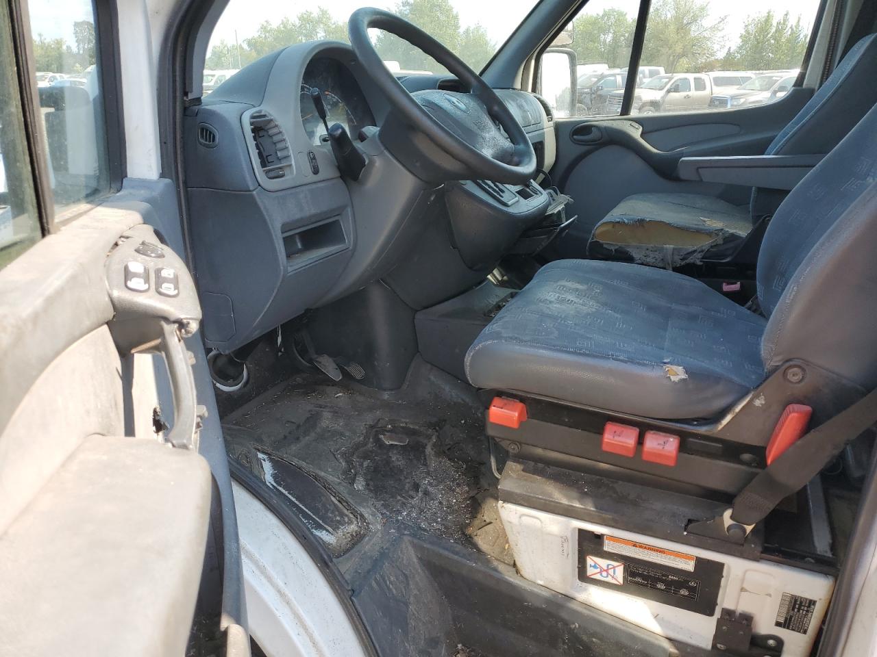 2005 Dodge Sprinter 2500 VIN: WD0PD744655781438 Lot: 64035054