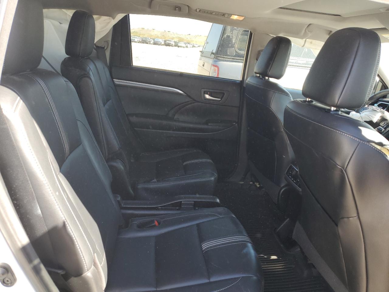 2017 Toyota Highlander Se VIN: 5TDJZRFH2HS517451 Lot: 60965644