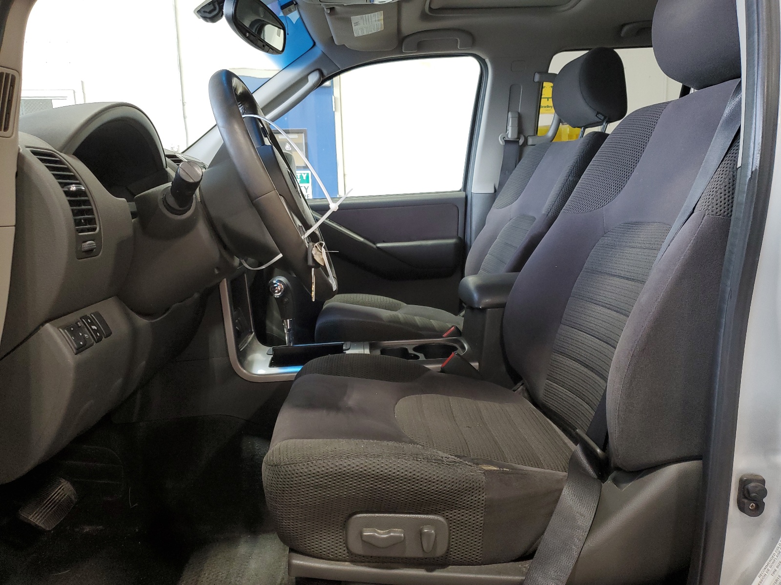 5N1AR18W55C710067 2005 Nissan Pathfinder Le