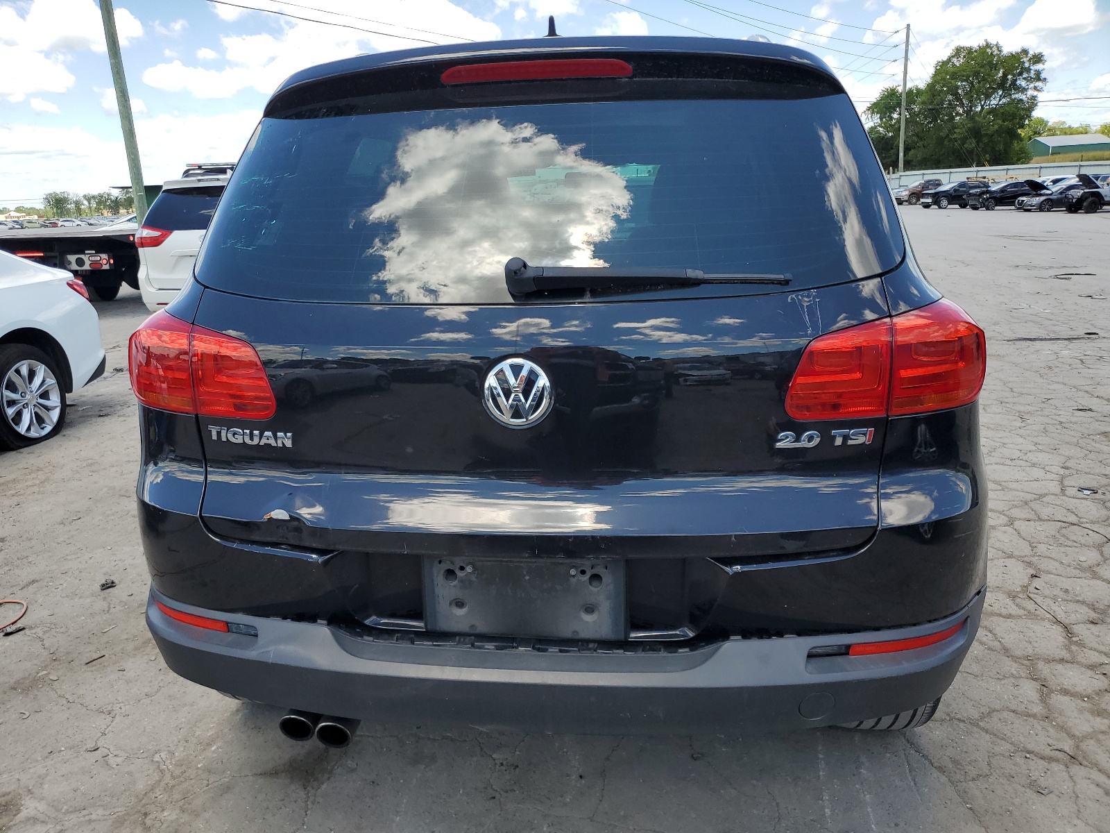 WVGAV7AX2FW537142 2015 Volkswagen Tiguan S