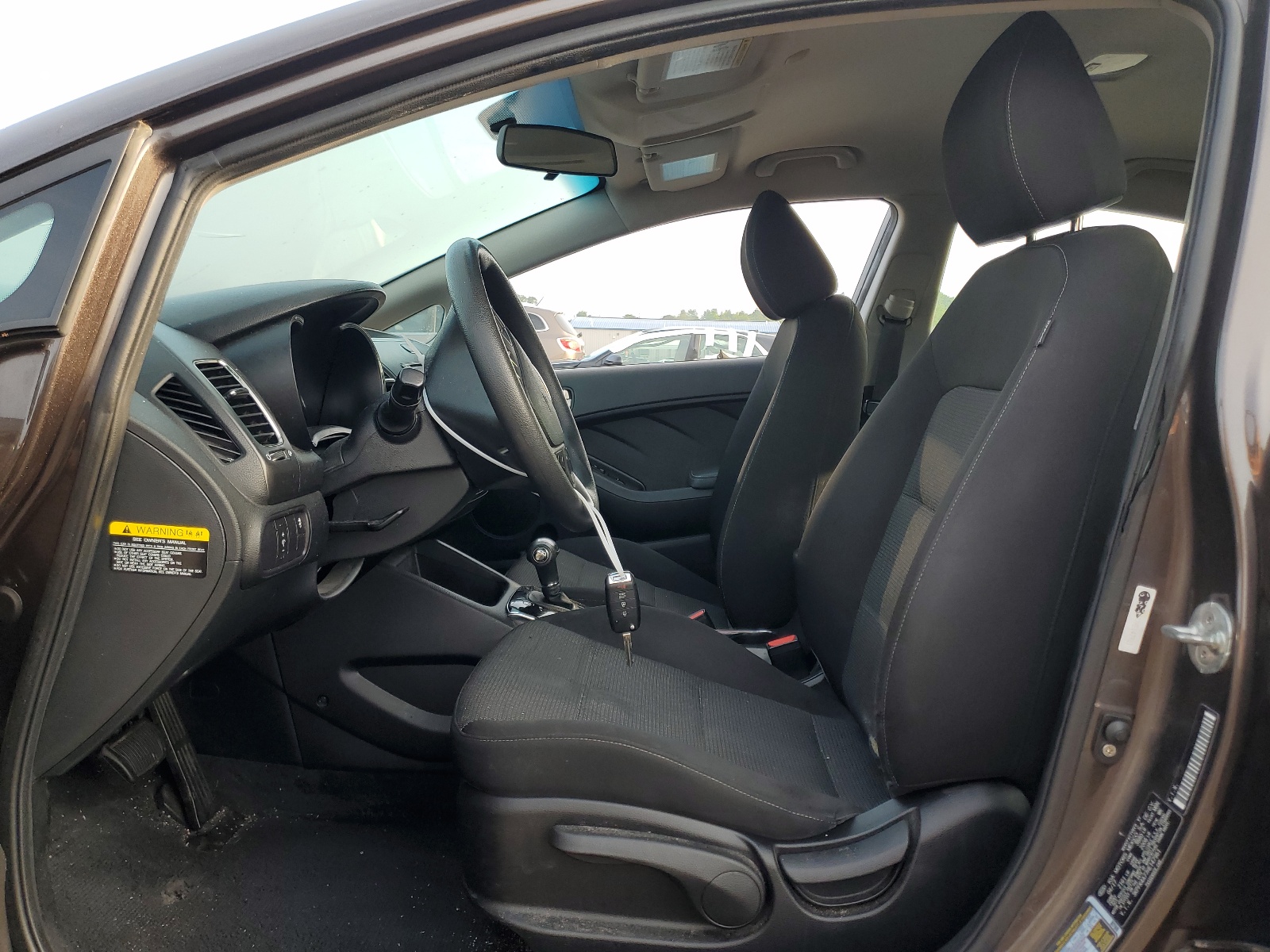 3KPFK4A77HE147961 2017 Kia Forte Lx