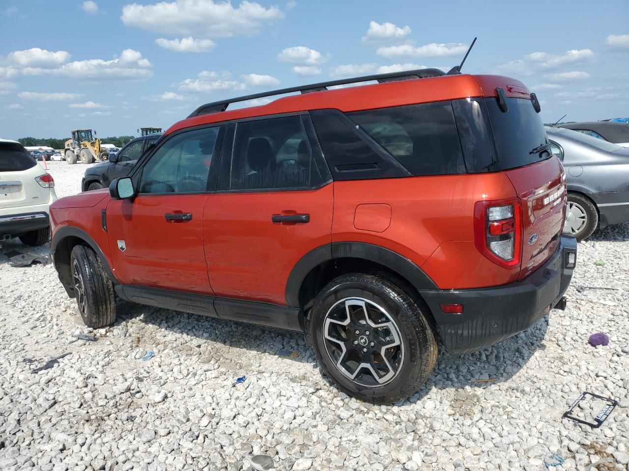 2022 Ford Bronco - Image 2