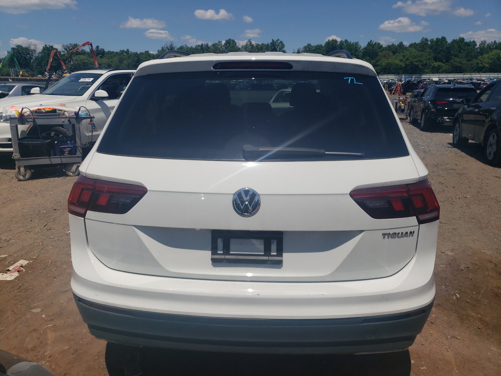 3VV1B7AX9JM079722 2018 Volkswagen Tiguan S