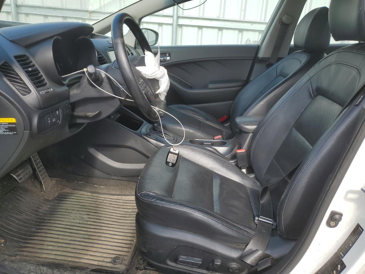 2015 Kia Forte - Image 7