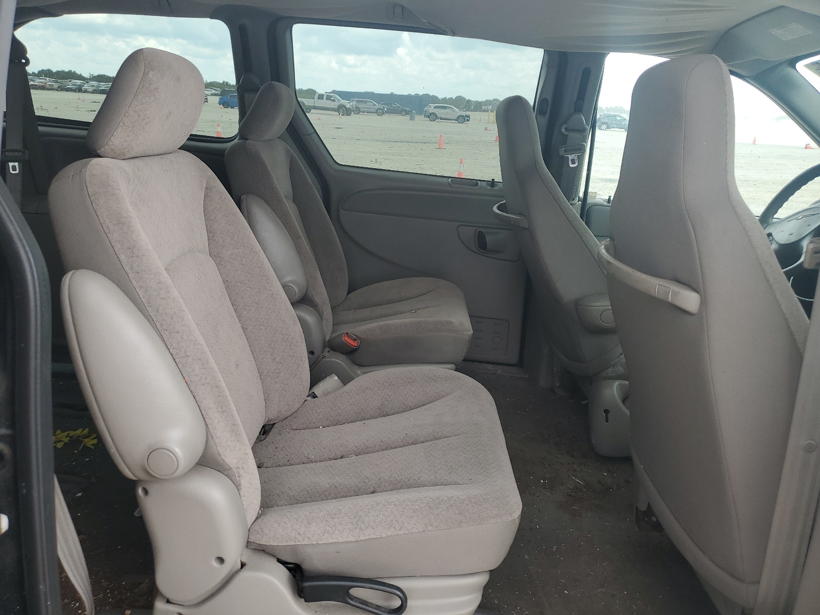 2C4GP24R73R255365 2003 Chrysler Town & Country