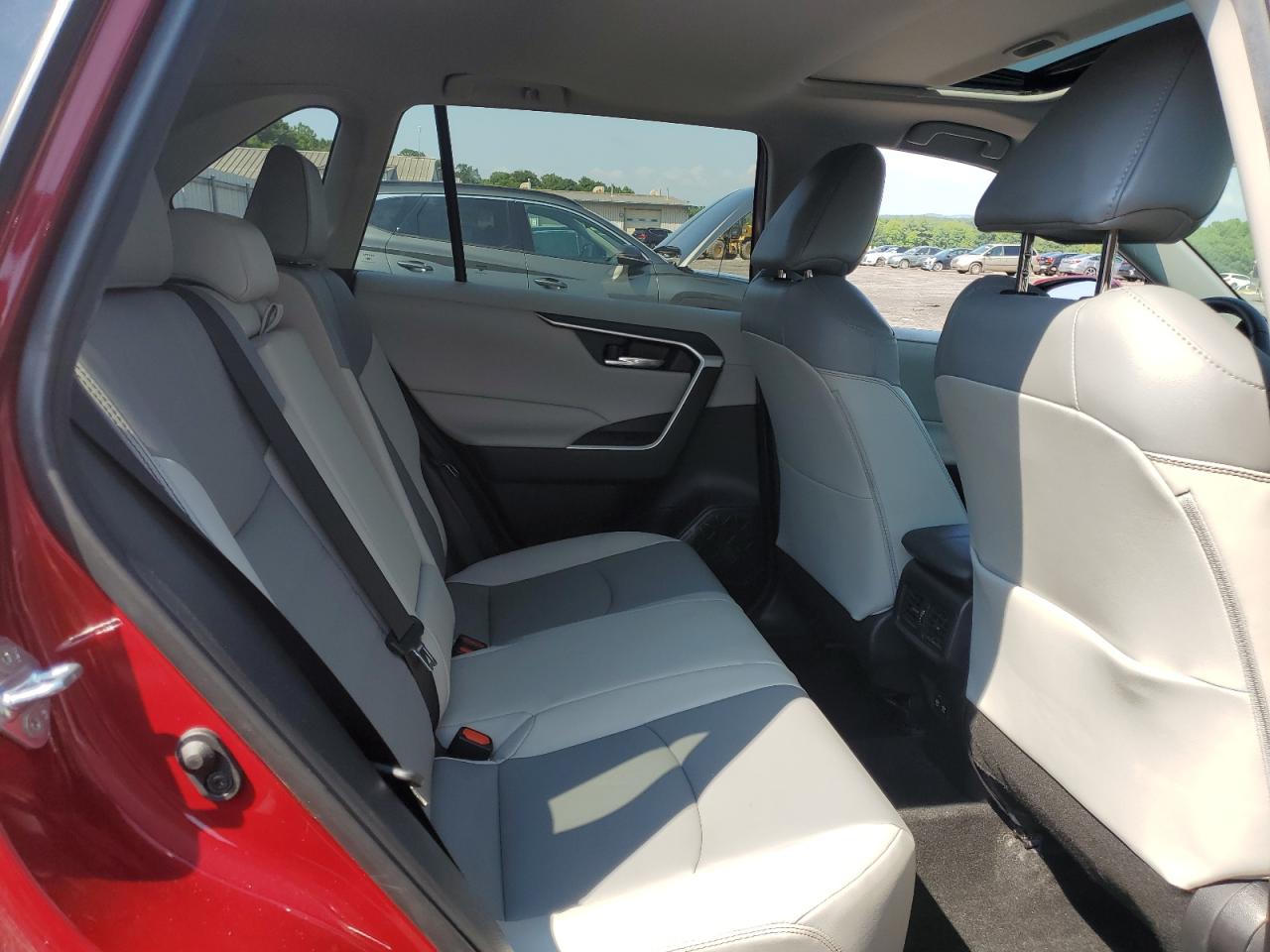 2020 Toyota Rav4 Xle Premium VIN: 2T3A1RFV9LW092735 Lot: 64992984