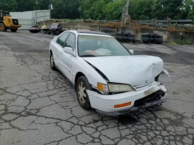 1995 Honda Accord Ex VIN: 1HGCD5656SA004733 Lot: 63668754