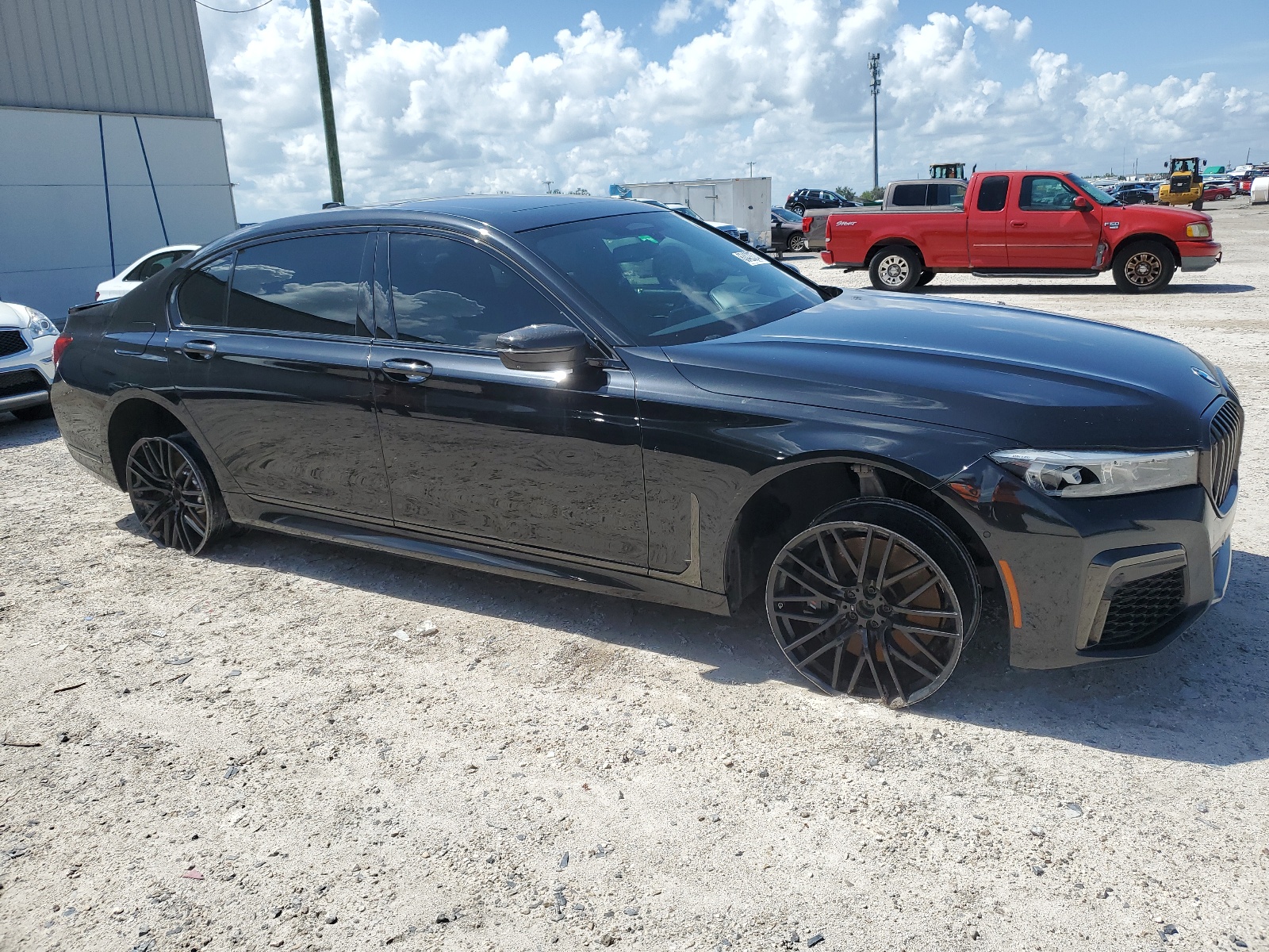 2021 BMW 750 Xi vin: WBA7U2C03MCF23642