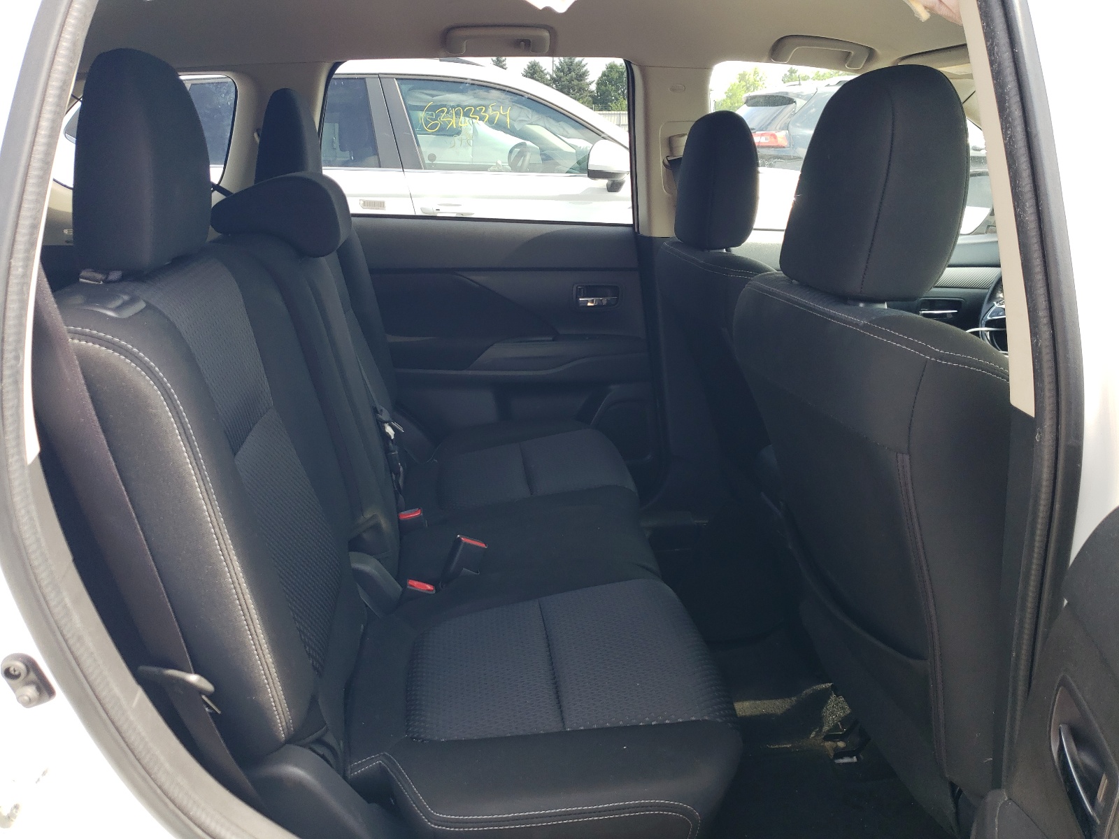 JA4AD3A39GZ020427 2016 Mitsubishi Outlander Se