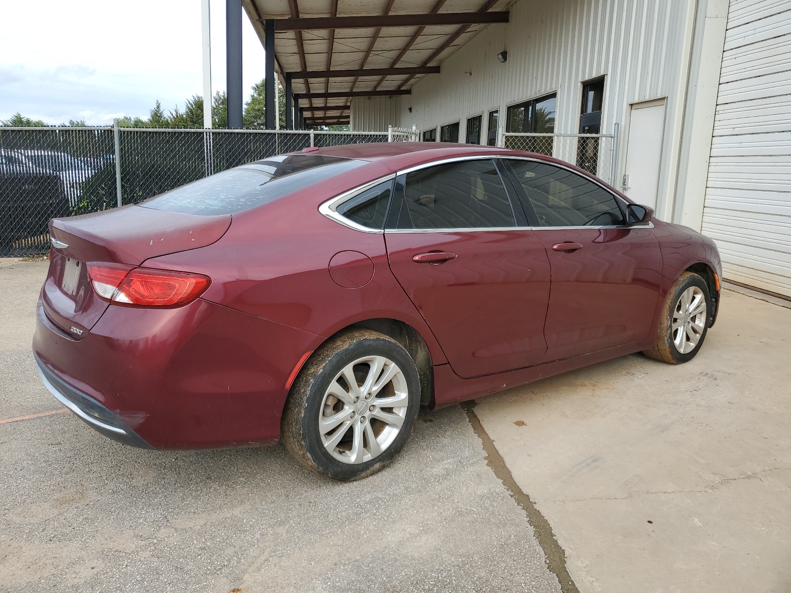 2015 Chrysler 200 Limited vin: 1C3CCCAB1FN532024