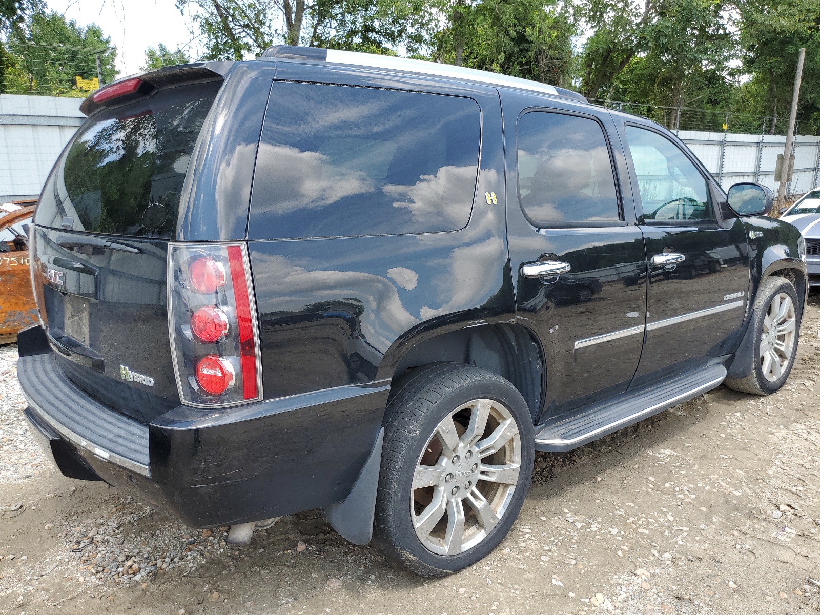 2012 GMC Yukon Denali Hybrid vin: 1GKS2GEJ8CR239782