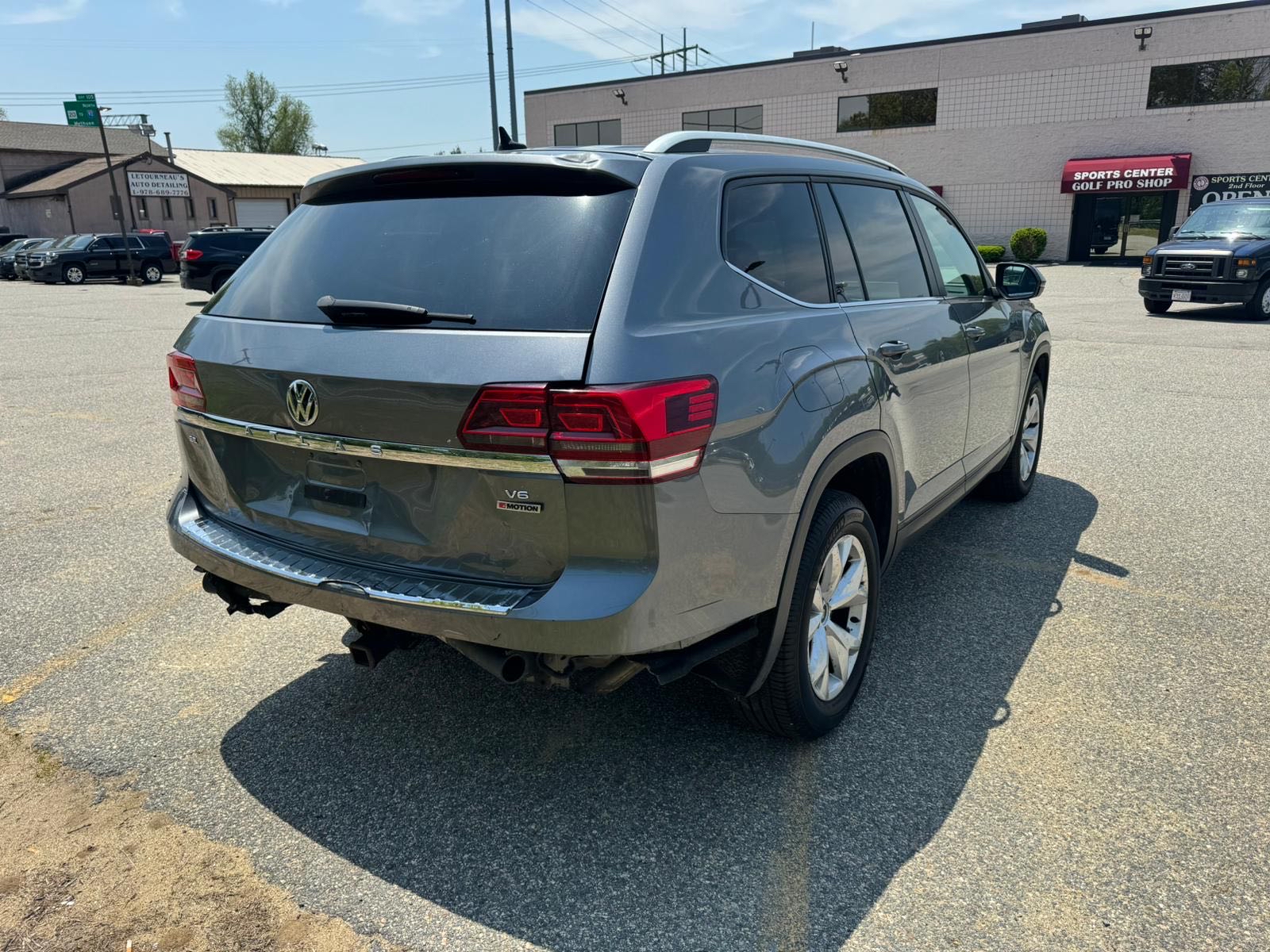 2018 Volkswagen Atlas Se vin: 1V2KR2CA7JC580974