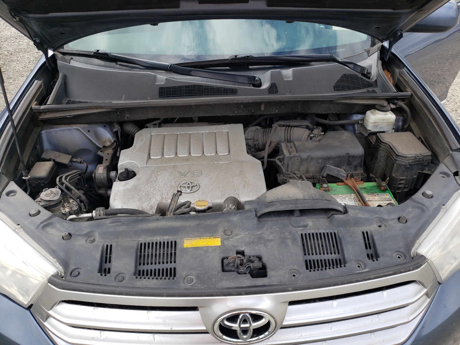 5TDBK3EH9BS092048 2011 Toyota Highlander Base