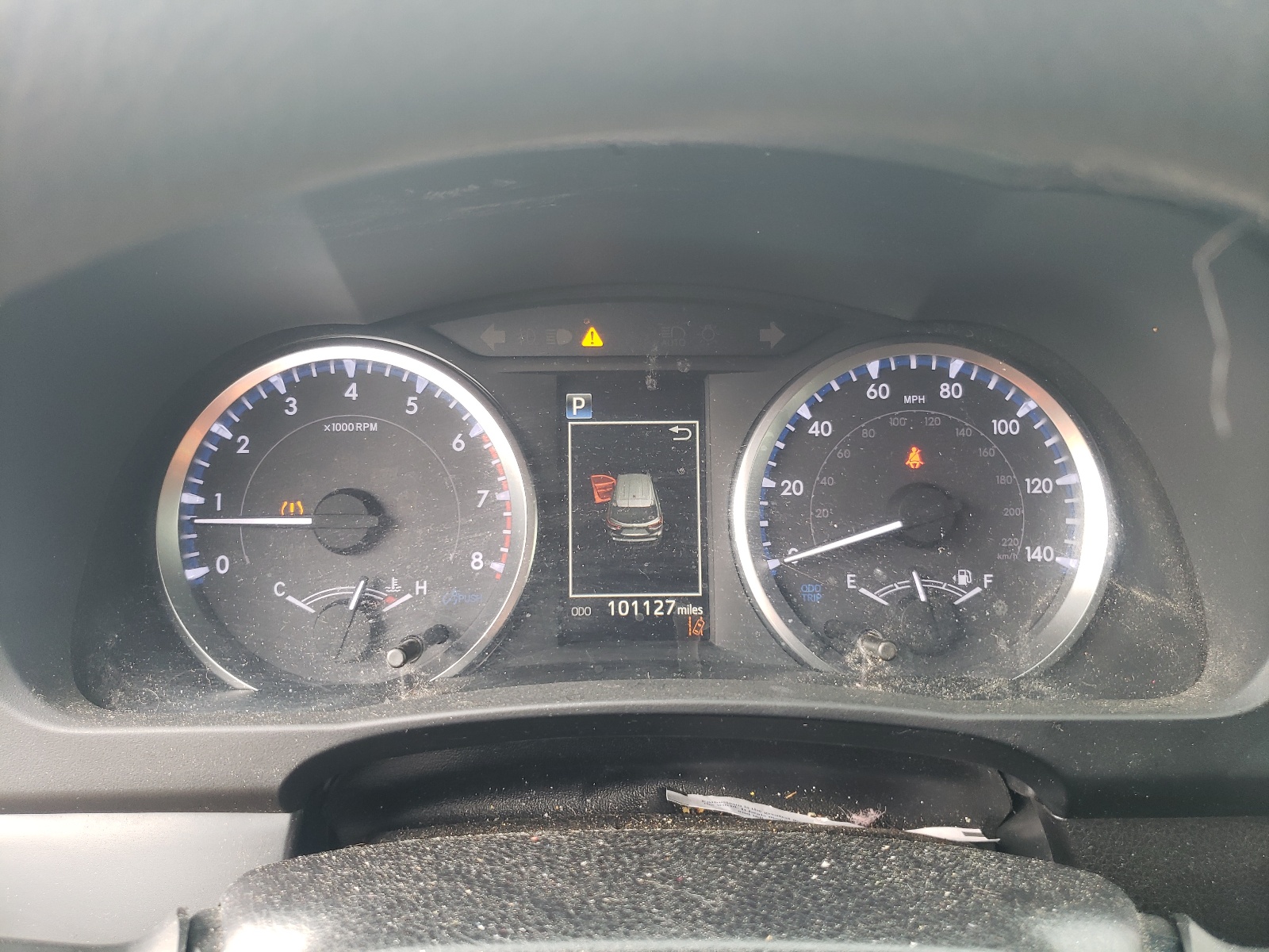 5TDZARFH1KS060990 2019 Toyota Highlander Le