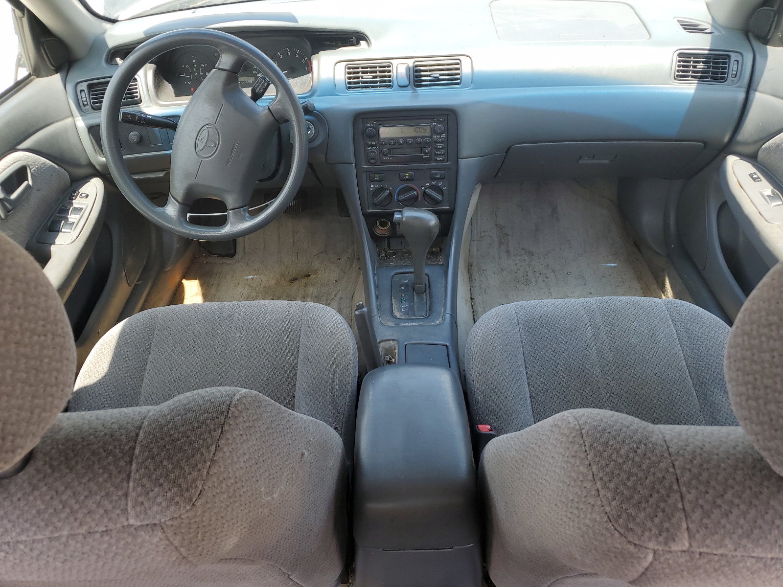 4T1BF22K0YU956046 2000 Toyota Camry Le