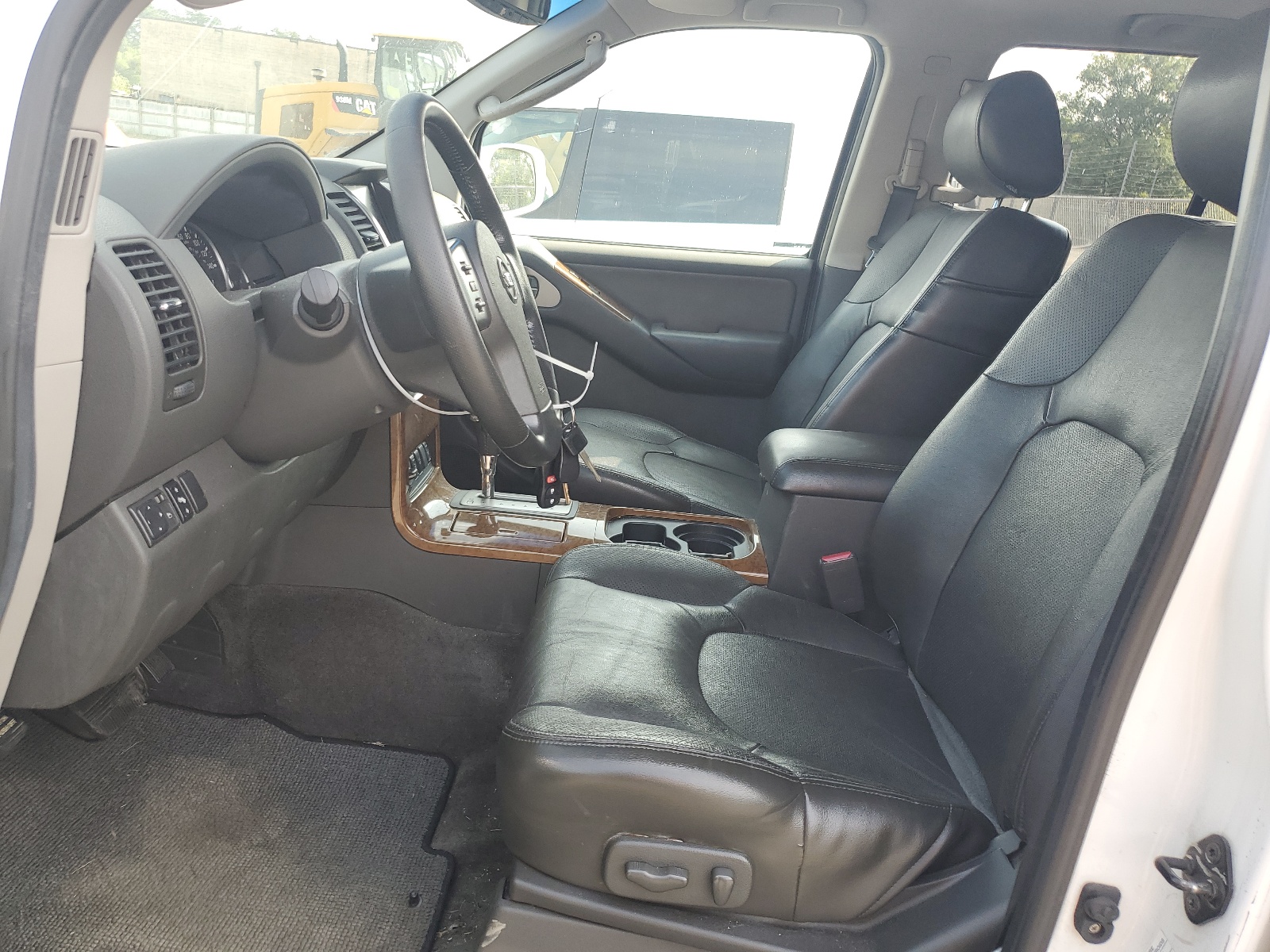 5N1AR18W25C701049 2005 Nissan Pathfinder Le