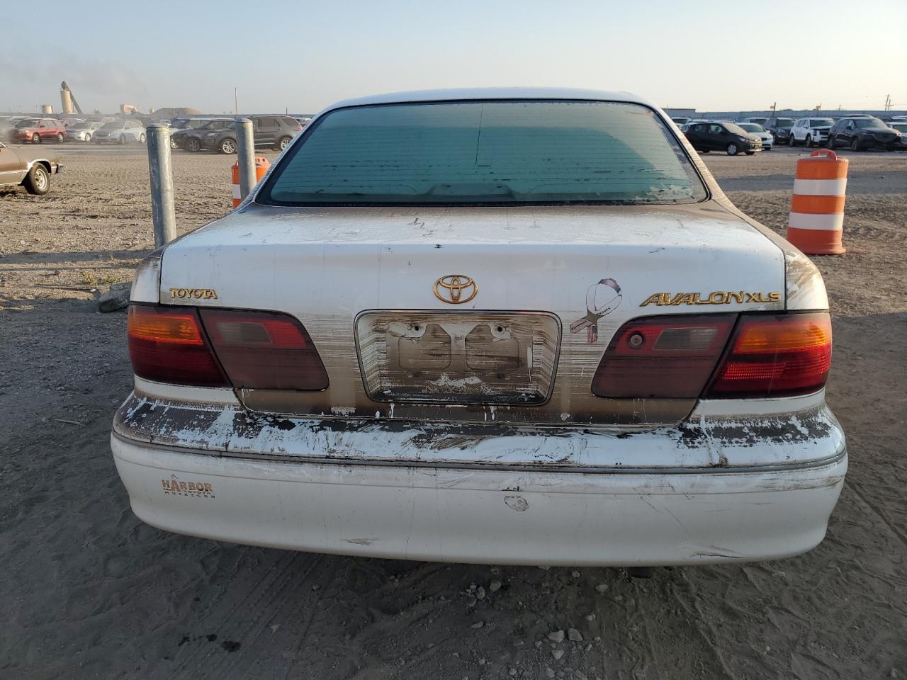 1999 Toyota Avalon Xl VIN: 4T1BF18B3XU292325 Lot: 63489084