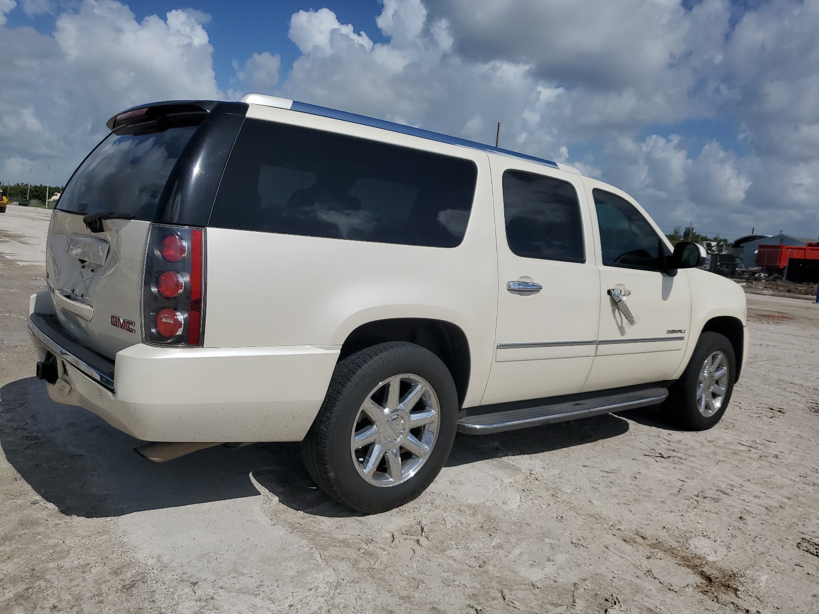 1GKUCMEF1AR151833 2010 GMC Yukon Xl Denali