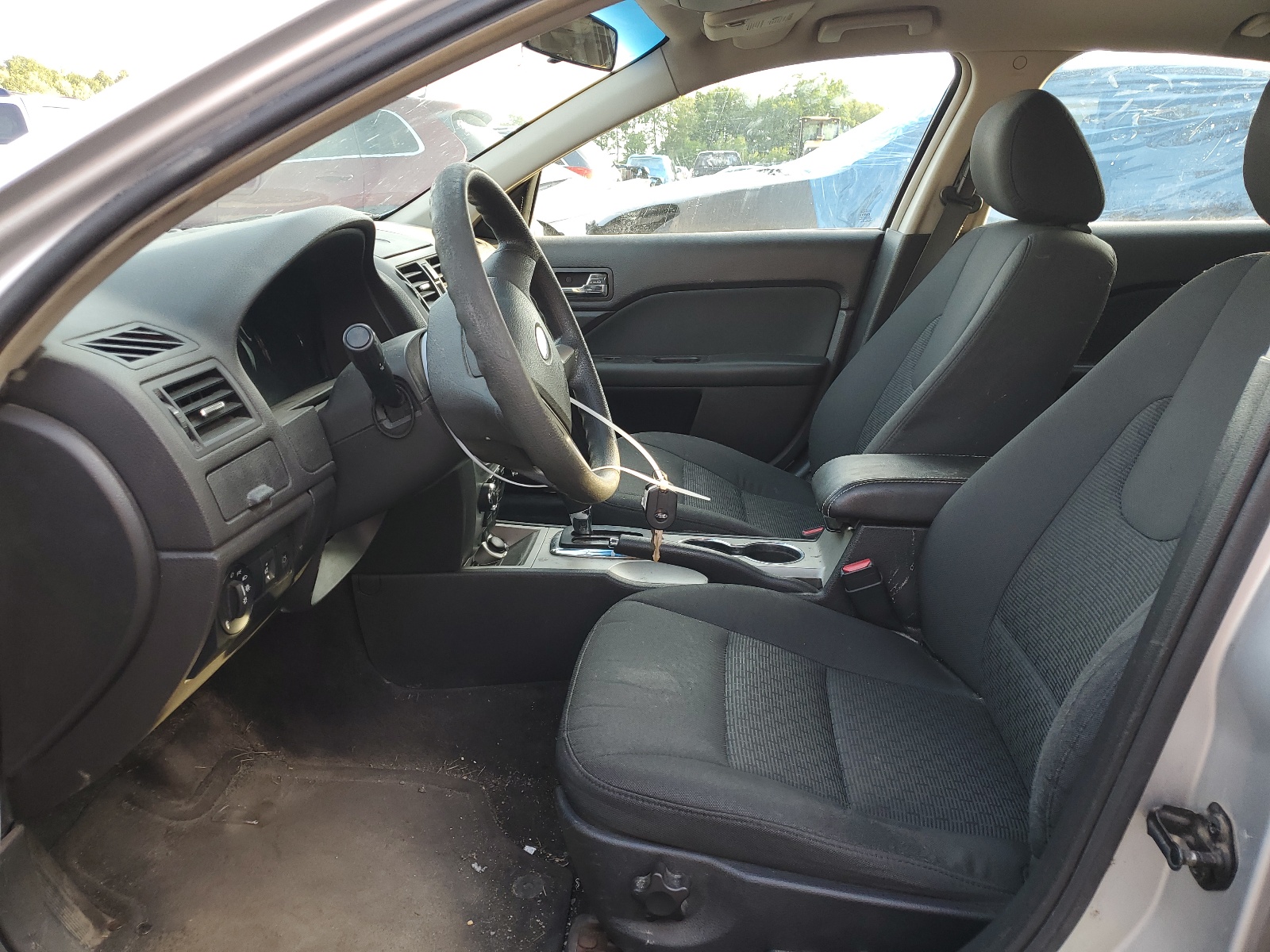 3FAHP0HA7BR170585 2011 Ford Fusion Se