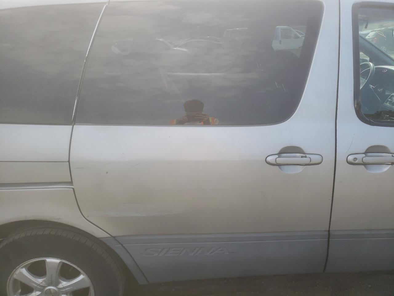 2002 Toyota Sienna Le VIN: 4T3ZF13C92U502649 Lot: 63317624