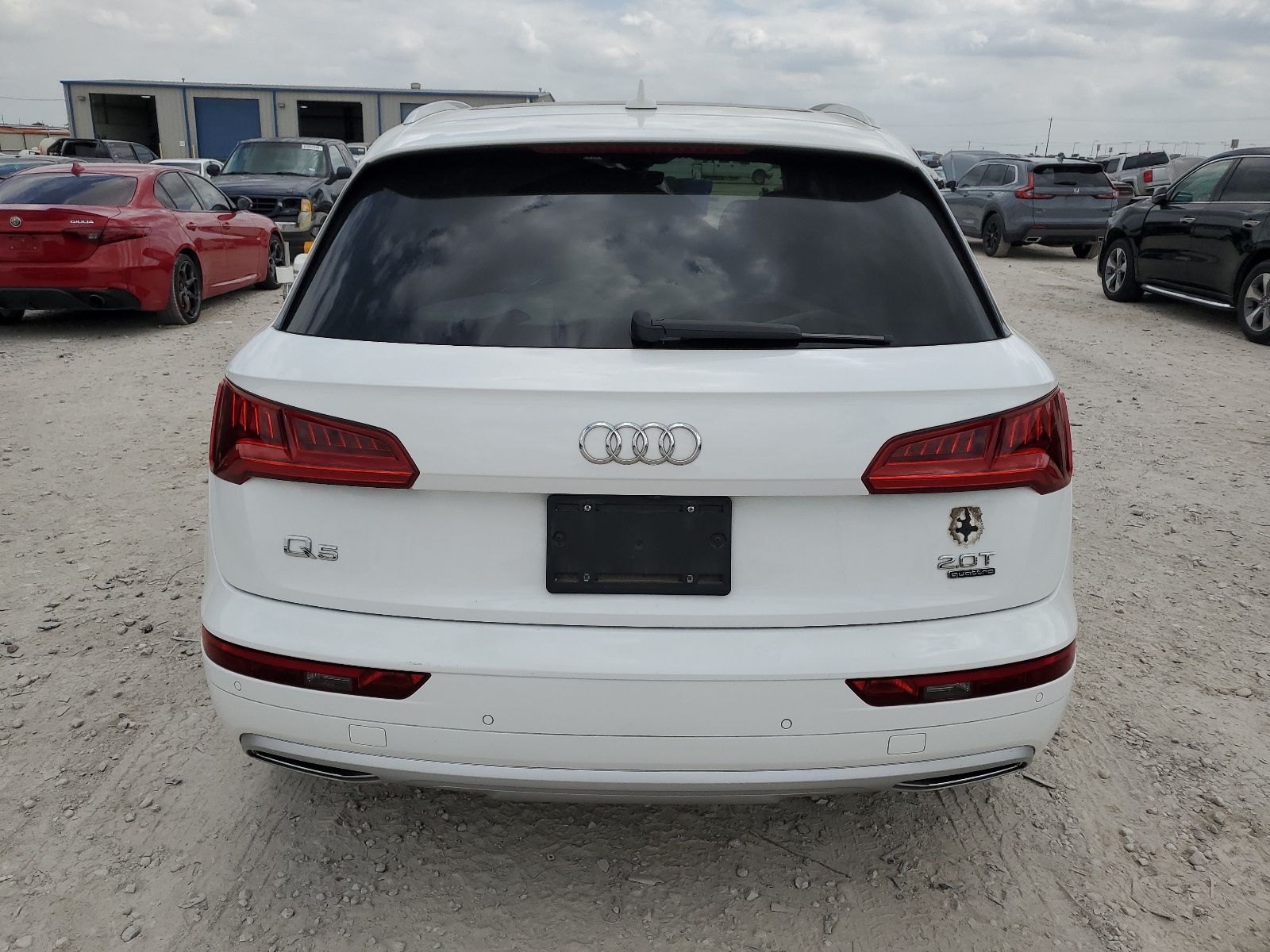 WA1CNAFY7J2223654 2018 Audi Q5 Prestige