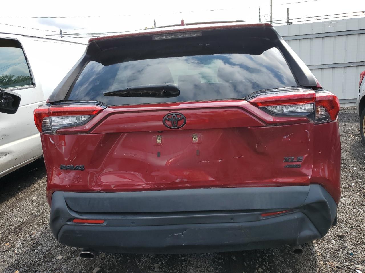 2019 Toyota Rav4 Xle Premium VIN: JTMA1RFV2KJ006923 Lot: 61878534