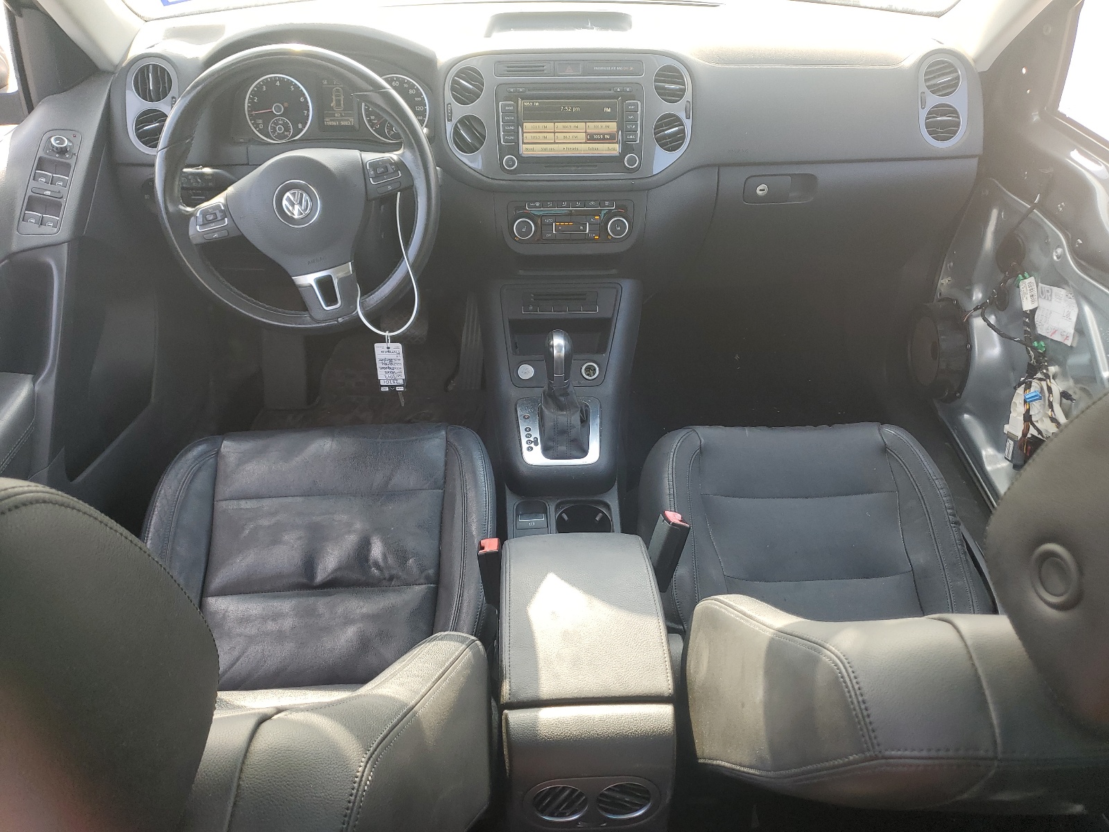 WVGAV7AX8CW100449 2012 Volkswagen Tiguan S