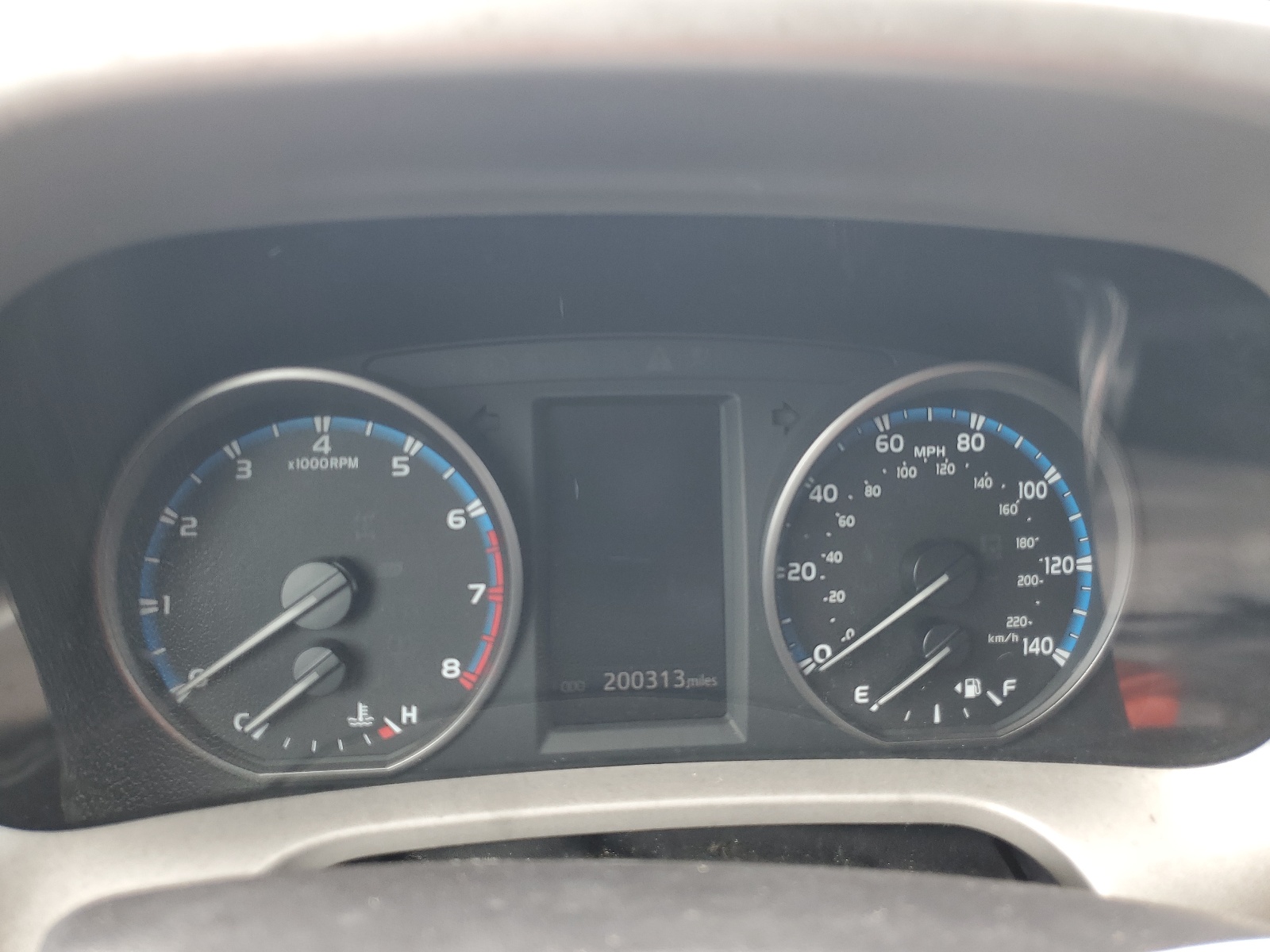 2T3WFREV5HW351026 2017 Toyota Rav4 Xle