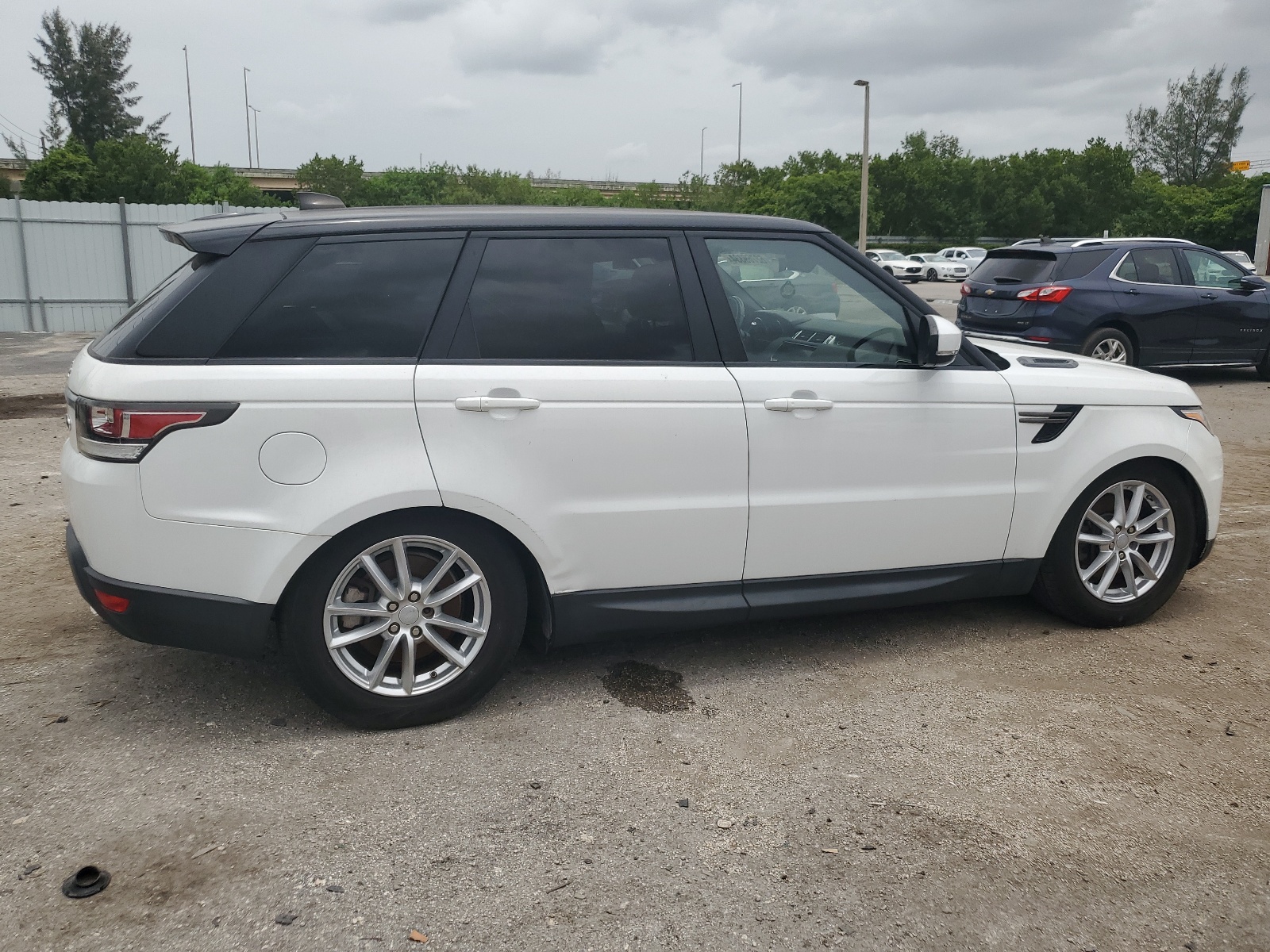 2017 Land Rover Range Rover Sport Se vin: SALWG2FK0HA669488