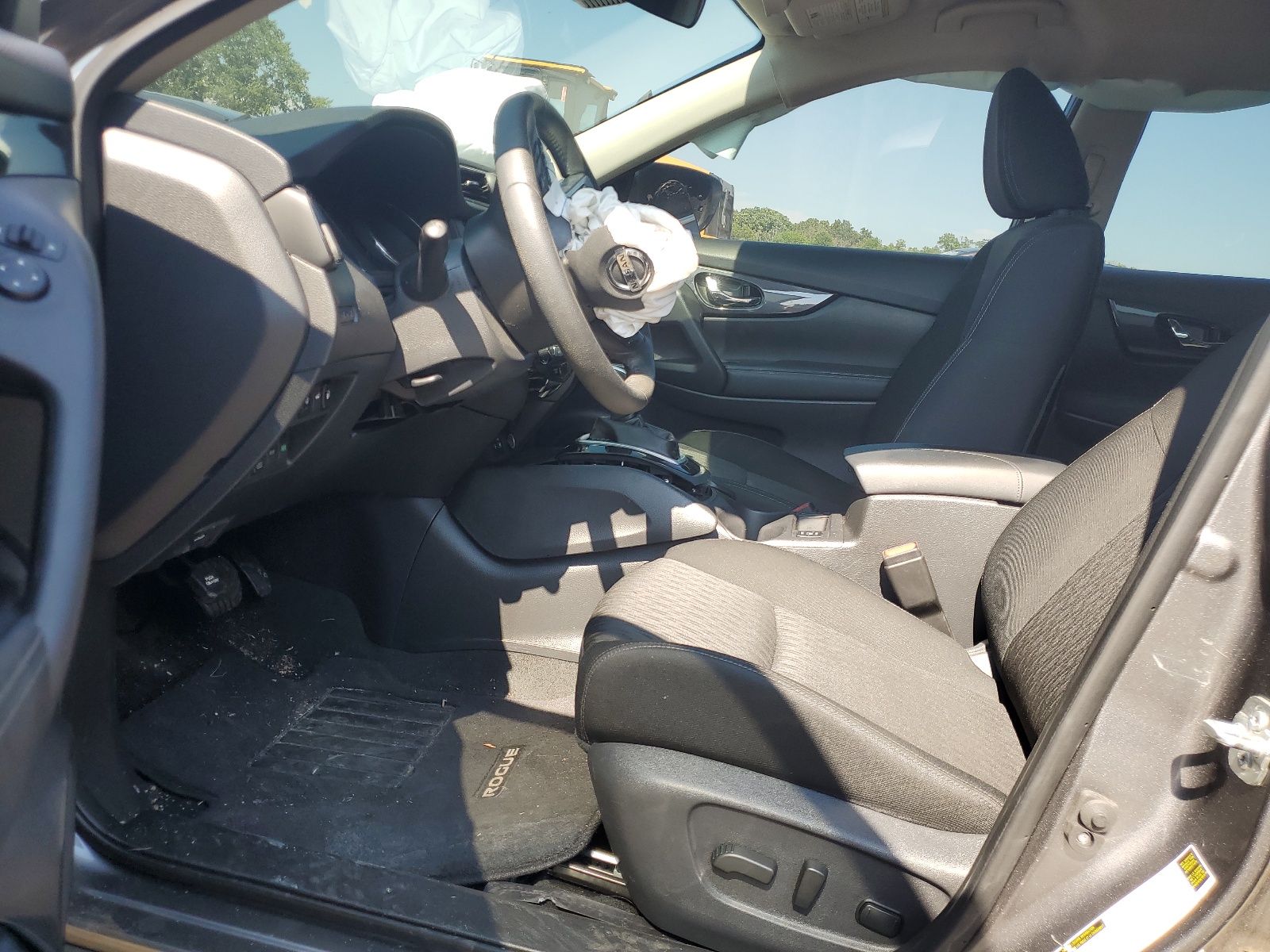 2019 Nissan Rogue S vin: KNMAT2MV2KP554602