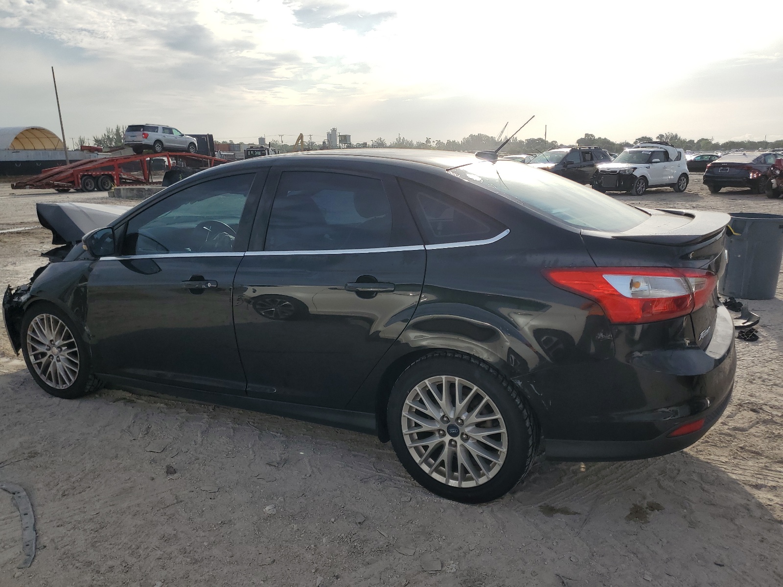 2013 Ford Focus Titanium vin: 1FADP3J21DL203455