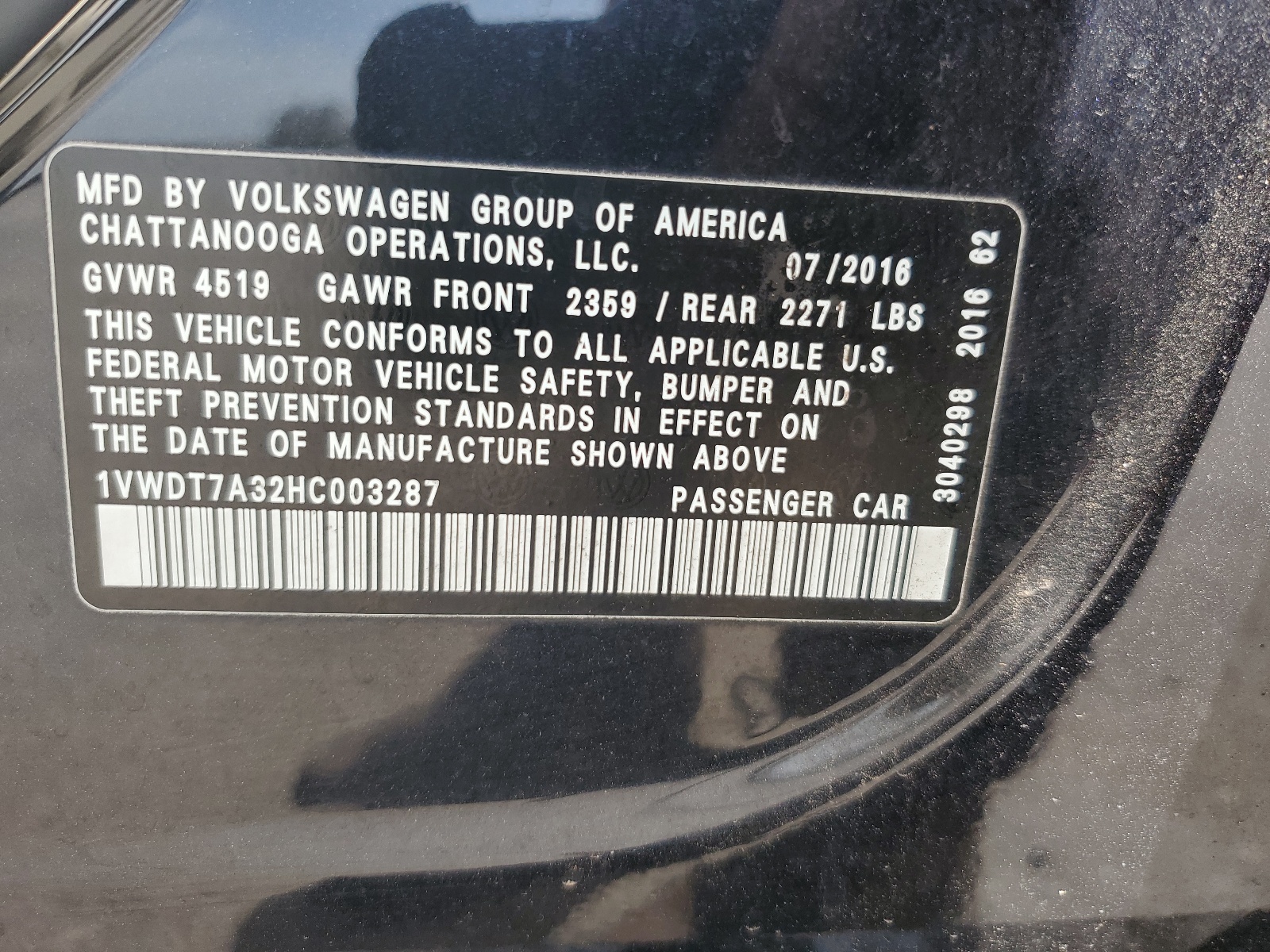 1VWDT7A32HC003287 2017 Volkswagen Passat R-Line