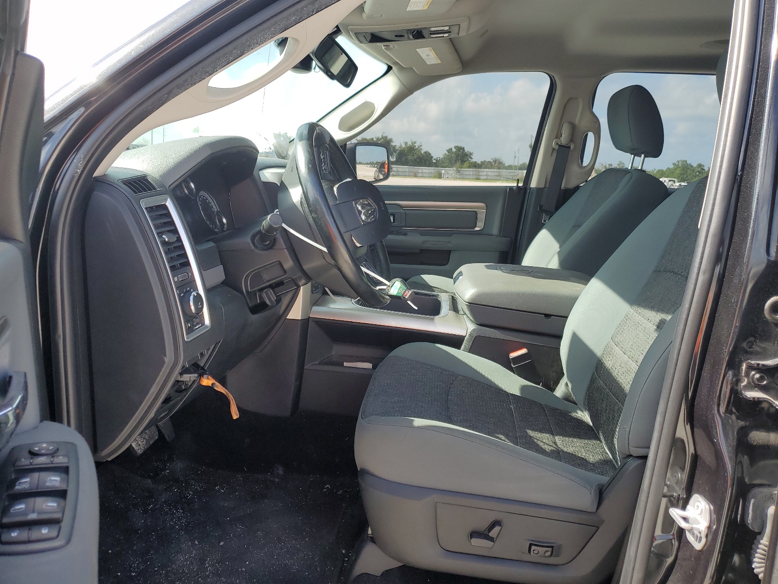 1C6RR7LM1HS878094 2017 Ram 1500 Slt