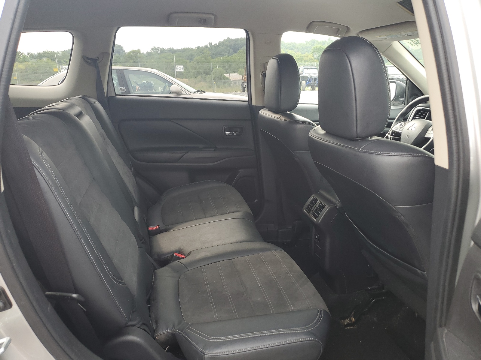 JA4AZ3A38KZ043627 2019 Mitsubishi Outlander Se