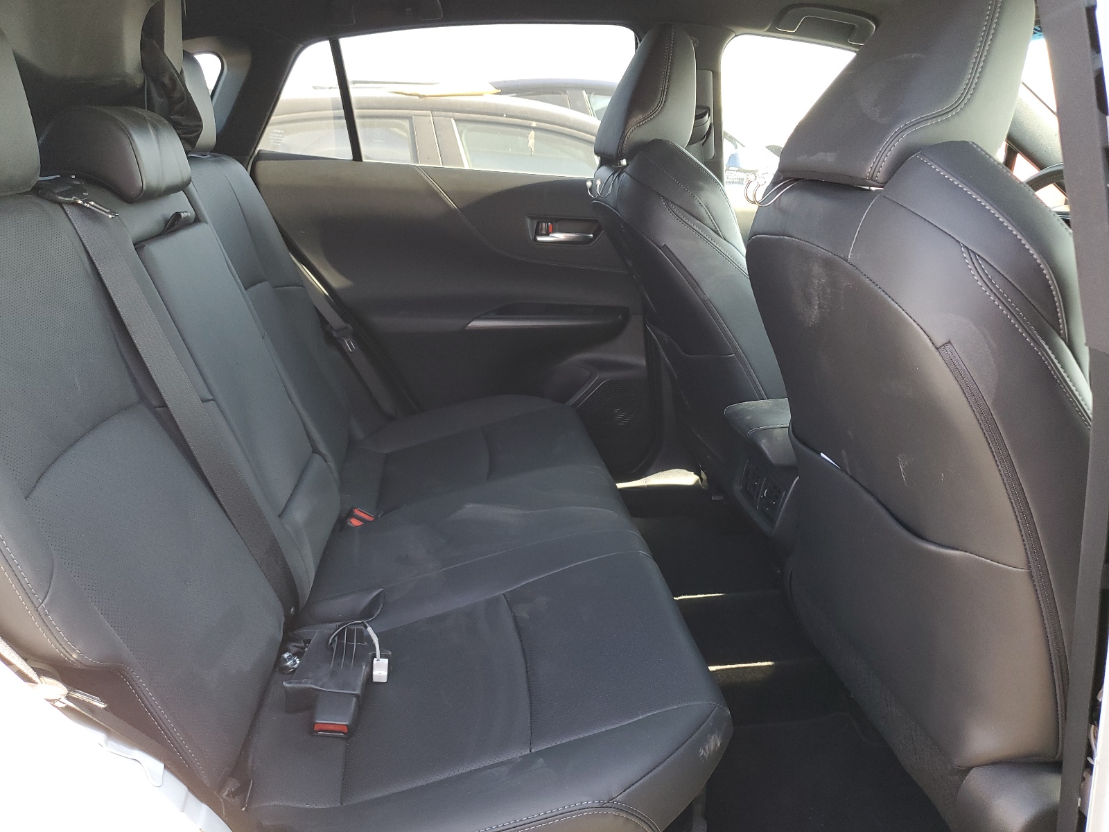 JTEAAAAH9MJ046000 2021 Toyota Venza Le