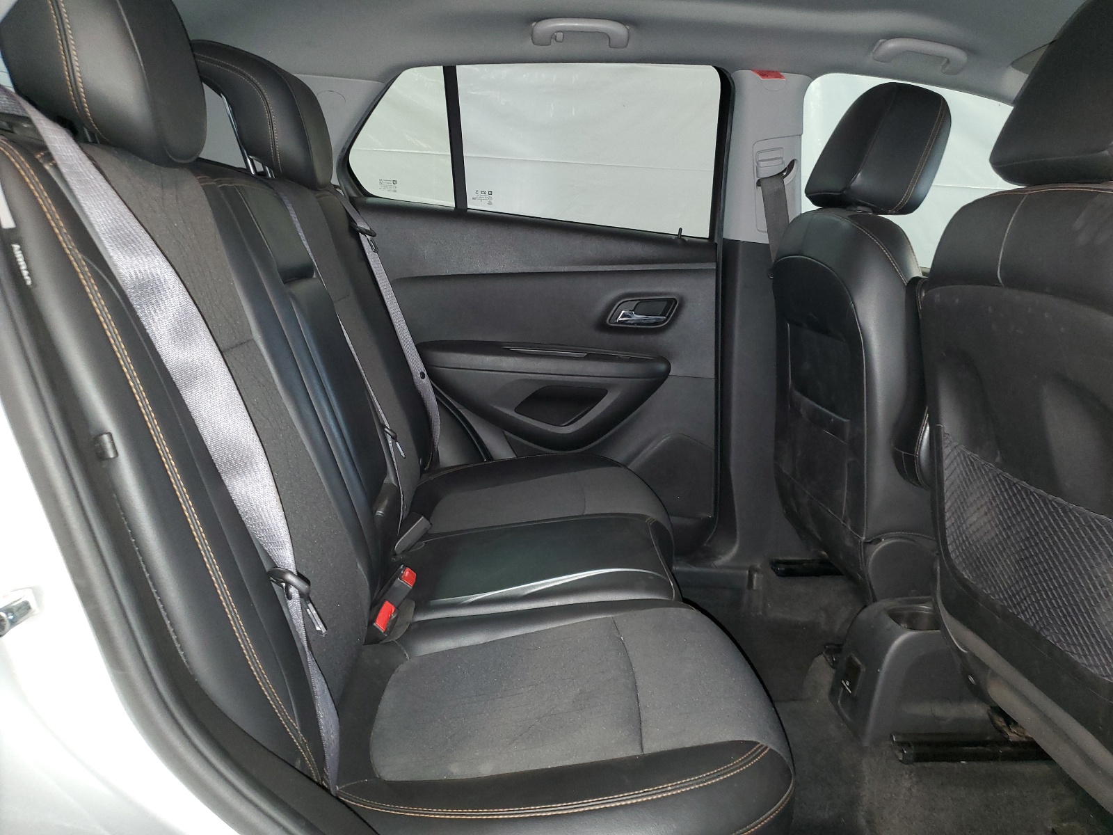 KL7CJLSB1JB645303 2018 Chevrolet Trax 1Lt